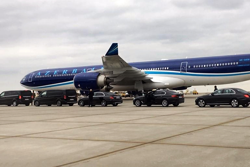 delegation vehicles delegating the plane arrival vip